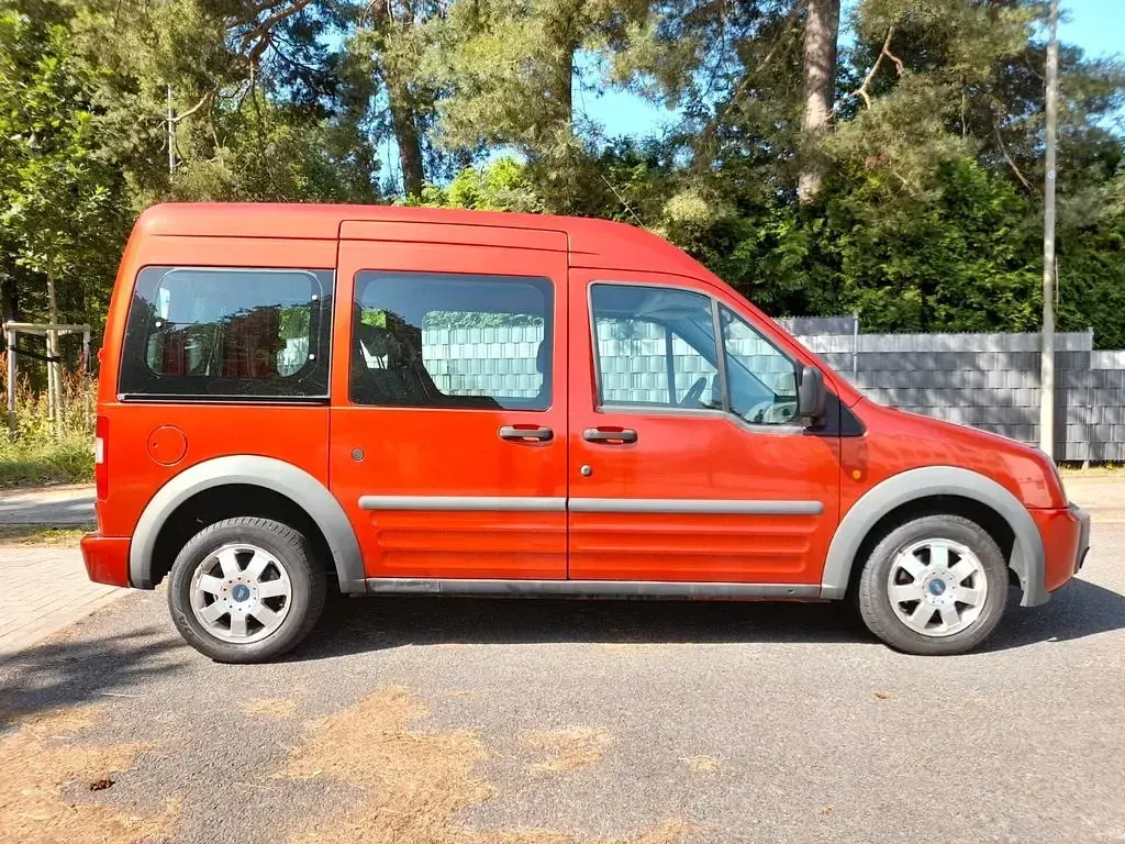 Gebraucht Ford Tourneo Connect 110 PS (80 kW) 2009 Orange Van / Kleinbus