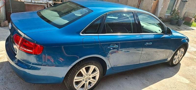 Gebraucht Audi A4 Ambiente 120 PS (88 kW) 2009 Blau Limousine