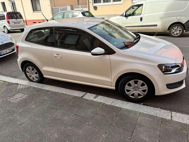 Weiß Gebraucht 2011 VW Polo Trendline Coupé | 5.400 € - Bild 1/4