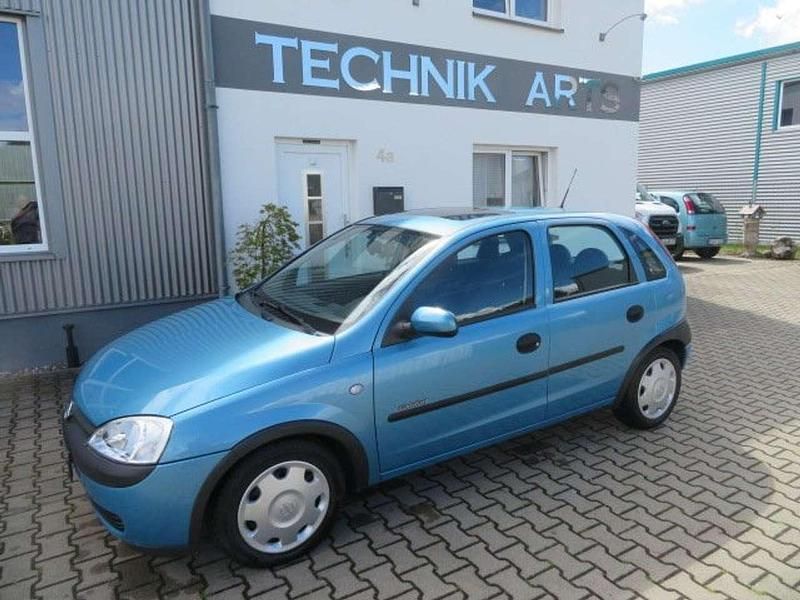 Blau Gebraucht 2001 Opel Corsa Limousine | 2.490 € (Etwas zu teuer) - Bild 1/4