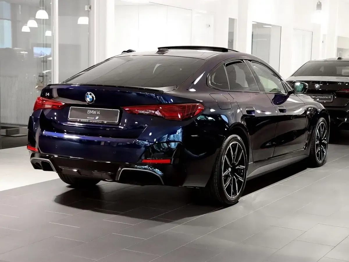 Gebraucht BMW i4 Comfort Edition 294 kW (401 PS) 2026 Bmw individual tansanitblau c Limousine