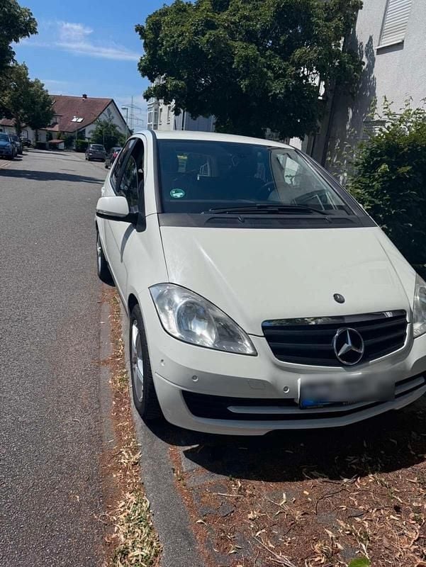 Gebraucht Mercedes A180 2009 Weiß Kleinwagen