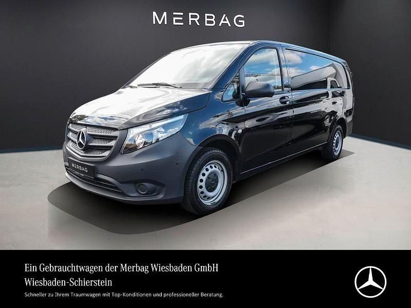 Obsidianschwarz Gebraucht 2023 Mercedes Vito Van | 30.345 € (Fairer Preis) - Bild 1/4