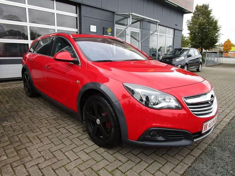 Gebraucht Opel Insignia Country Tourer 194 PS (142 kW) 2014 Rot Kombi