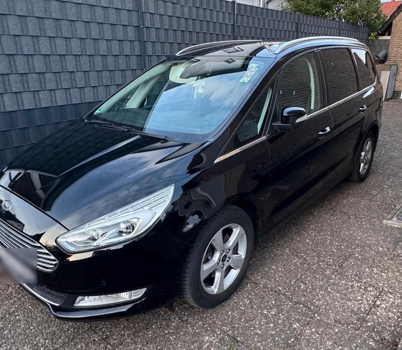 Schwarz Gebraucht 2017 Ford Galaxy Van / Kleinbus | 14.600 € (Guter Preis) - Bild 1/4