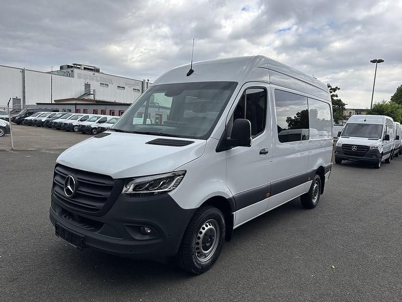 Arktikweiss Gebraucht 2019 Mercedes Sprinter Van | 35.105 € - Bild 1/4