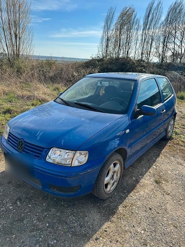 Usado VW Polo 50 HP (36 kW) 2001 Azul Coupé