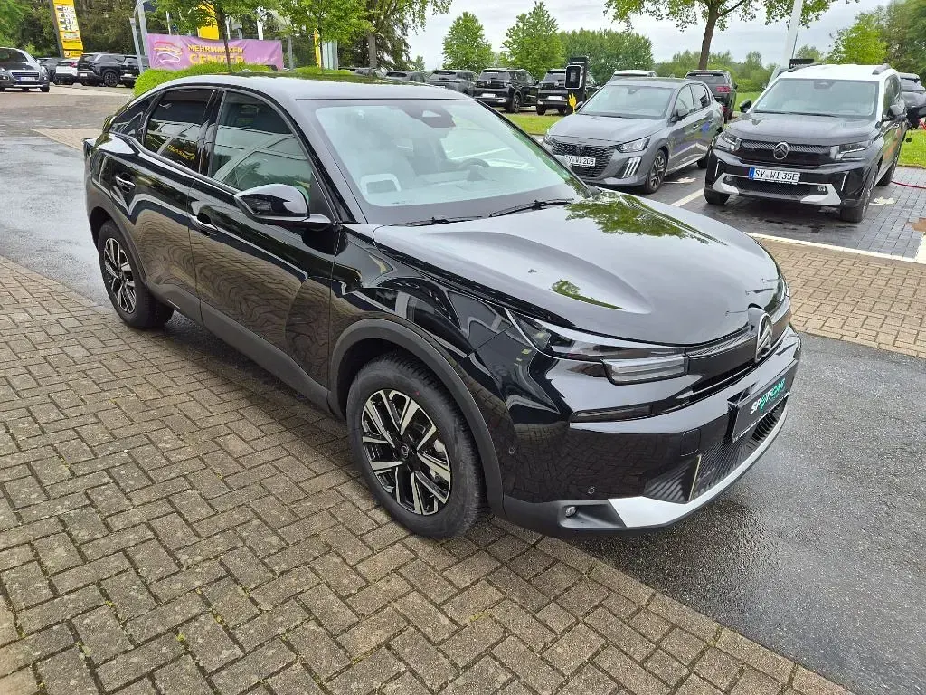 Neu Citroën C4 136 PS (100 kW) 2026 Perlaneraschwarz metallic SUV
