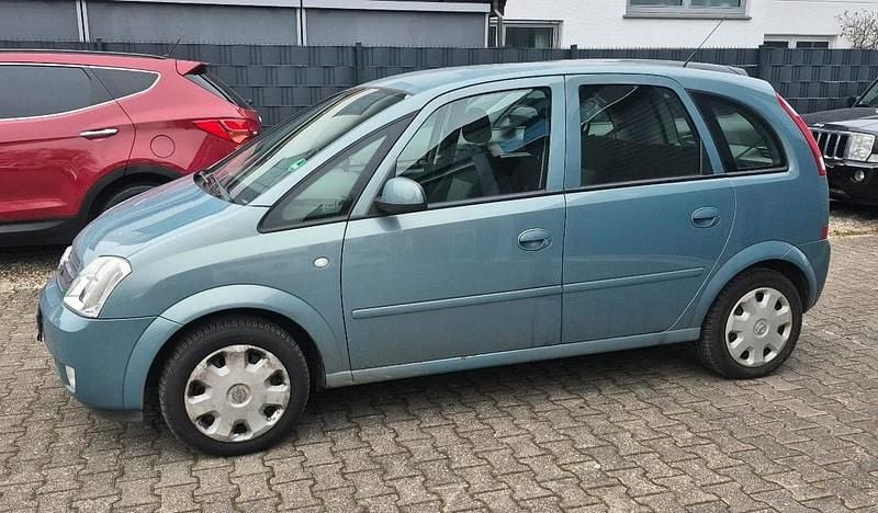 Grün Gebraucht 2005 Opel Meriva Van / Kleinbus | 495 € (Superpreis) - Bild 1/4