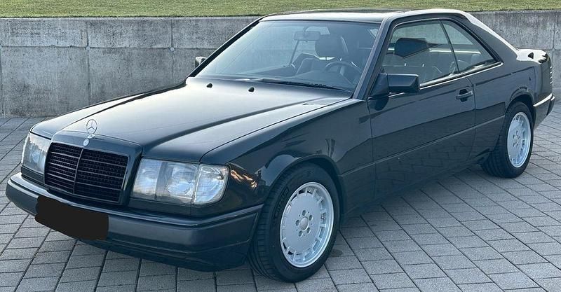 Gebraucht Mercedes E300 179 PS (131 kW) 1987 Schwarz Coupé