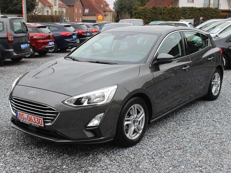Gebraucht Ford Focus 101 PS (74 kW) 2019 Magneticgrau (metallic) Limousine