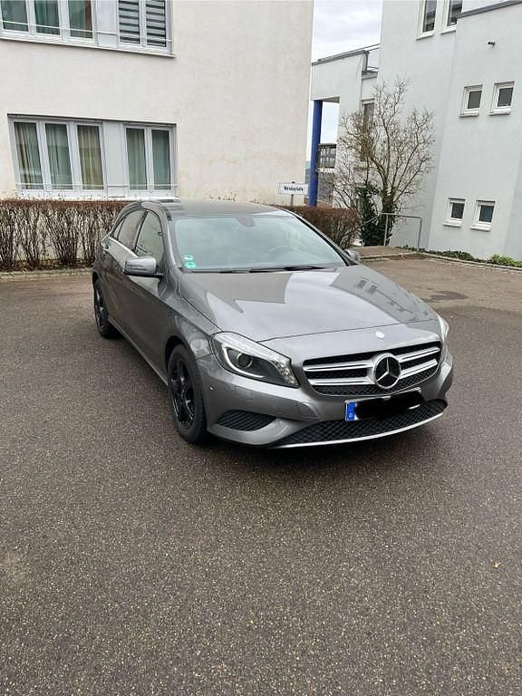 Gebraucht Mercedes A160 Style 90 PS (66 kW) 2013 Grau Limousine
