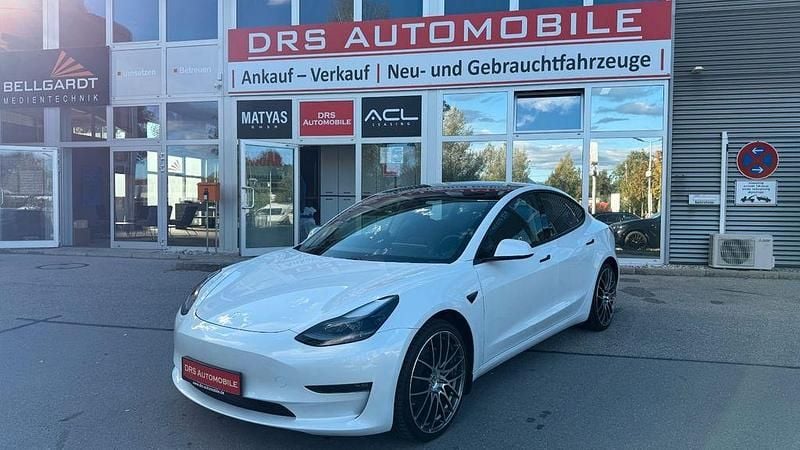 Weiß Gebraucht 2021 Tesla Model 3 Limousine | 25.900 € (Guter Preis) - Bild 1/4
