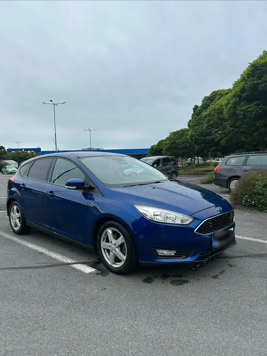 Gebraucht Ford Focus 120 PS (88 kW) 2015 Blau Limousine