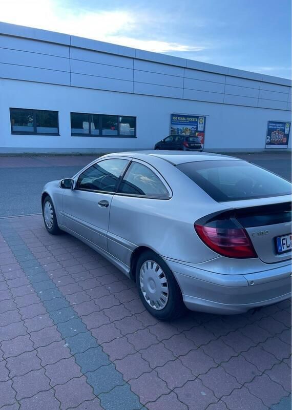 Silber Gebraucht 2002 Mercedes C180 Coupé | 1.250 € (Superpreis) - Bild 1/4