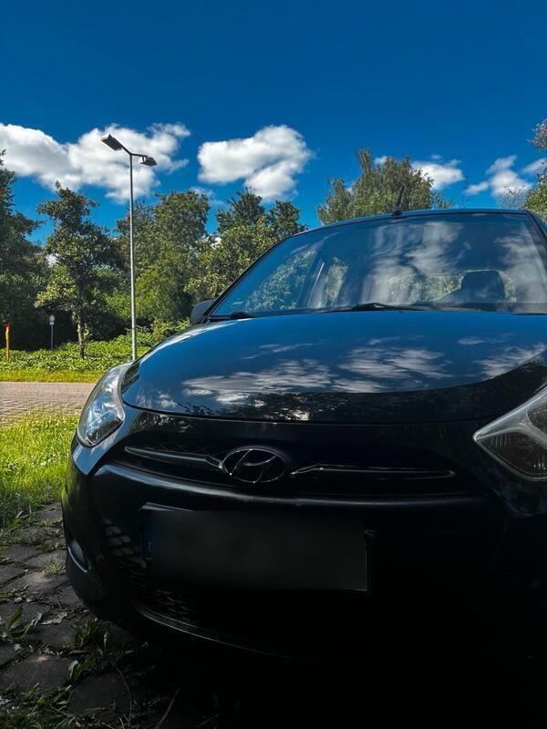 Schwarz Gebraucht 2011 Hyundai i10 Kleinwagen | 2.500 € (Fairer Preis) - Bild 1/4