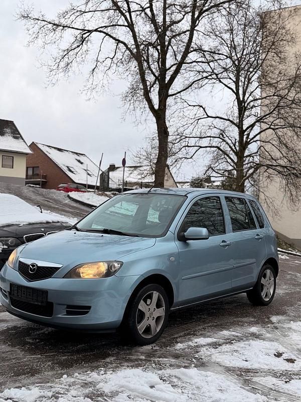 Blau Gebraucht 2005 Mazda 2 Active Limousine | 1.350 € (Fairer Preis) - Bild 1/4