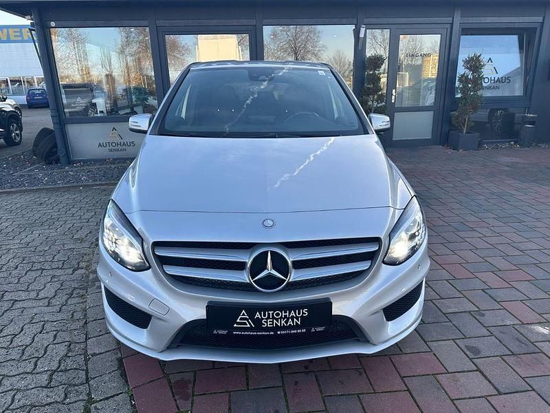 Gebraucht Mercedes B250 AMG line 211 PS (155 kW) 2017 Silber Van / Kleinbus