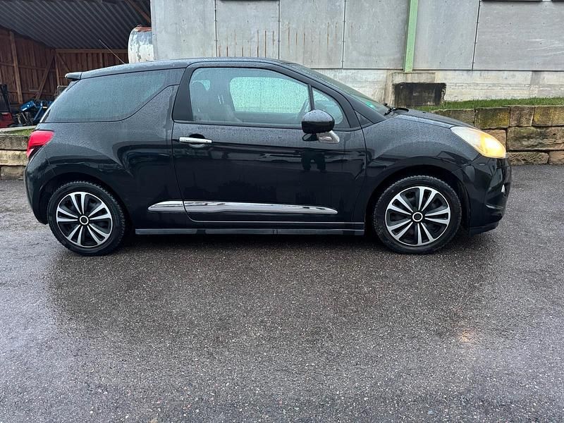 Schwarz Gebraucht 2011 Citroën DS3 Kleinwagen | 3.499 € (Fairer Preis) - Bild 1/4