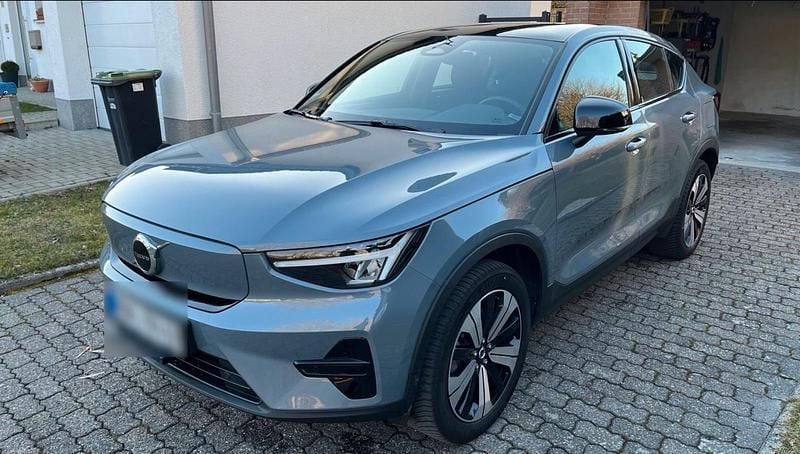 Grau Gebraucht 2023 Volvo EC40 Plus SUV | 33.777 € (Guter Preis) - Bild 1/4