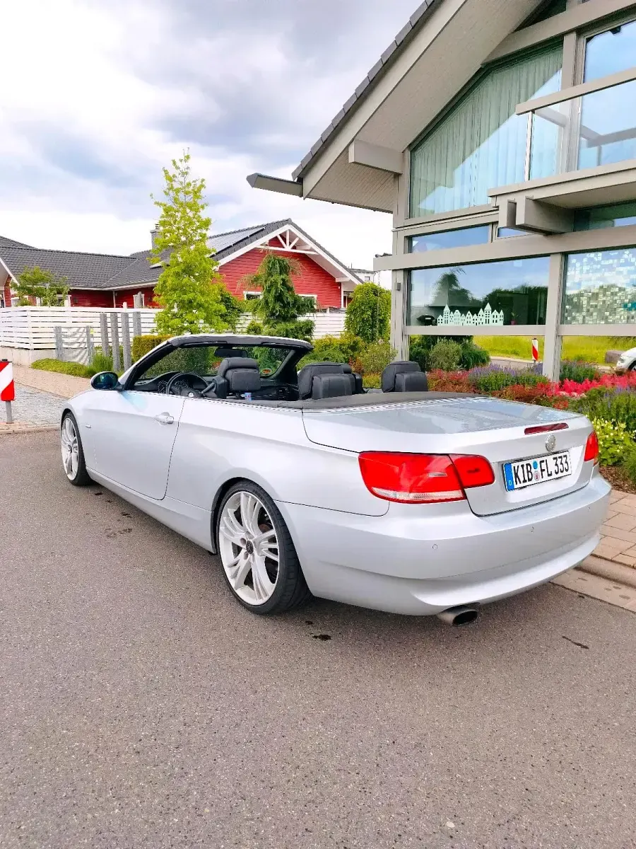 Gebraucht BMW 320 Cabriolet 170 PS (125 kW) 2010 Silber Cabrio