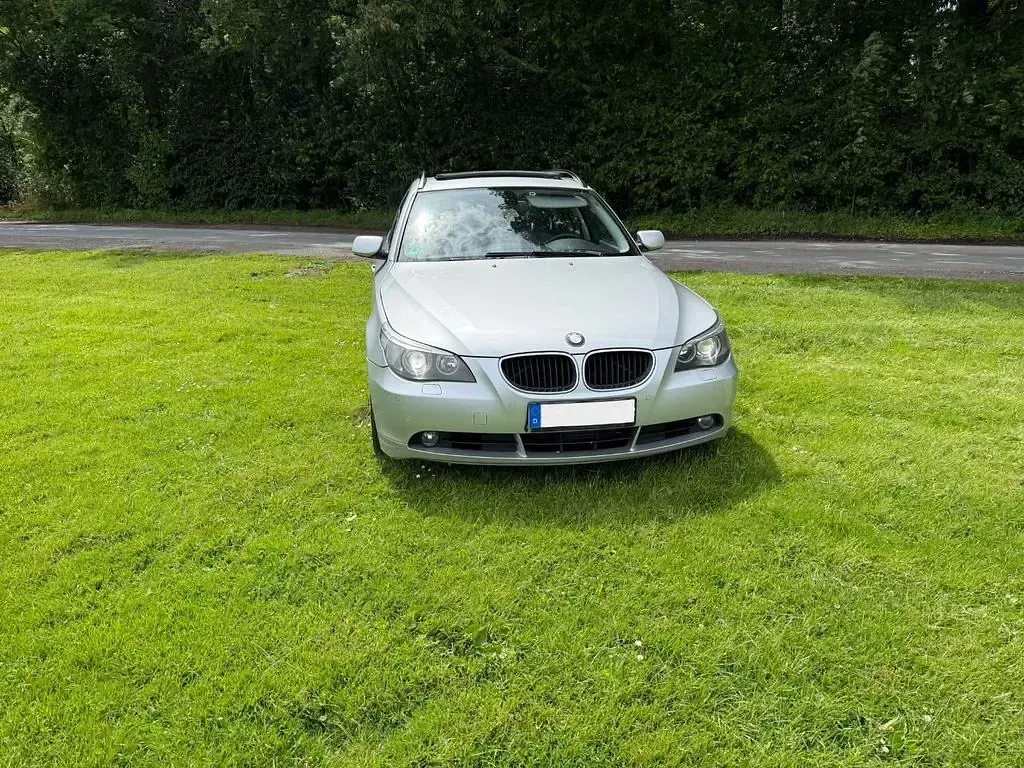 Gebraucht BMW 520 163 PS (119 kW) 2006 Silber Kombi