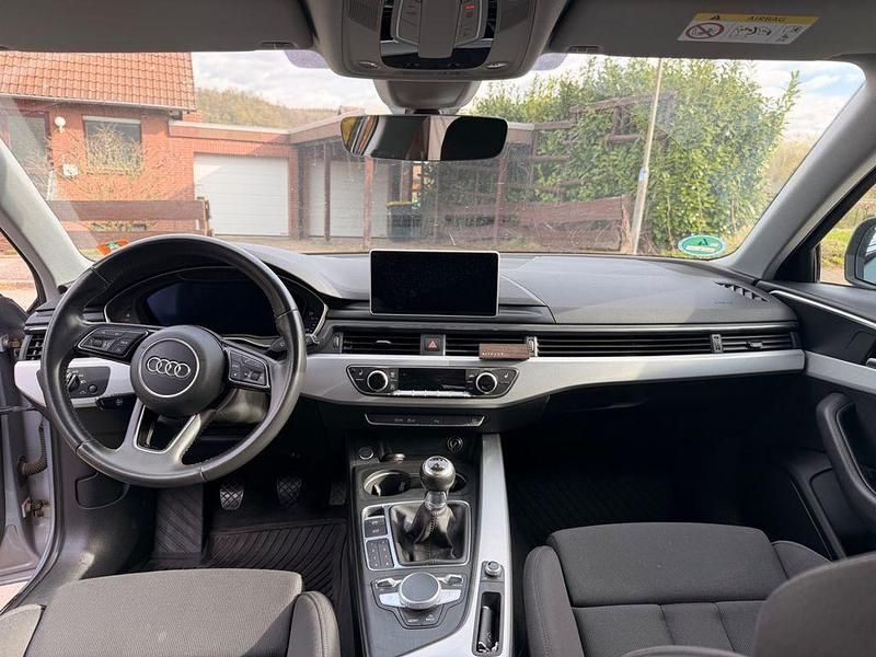 Gebraucht Audi A4 Ambiente 150 PS (110 kW) 2017 Silber Kombi