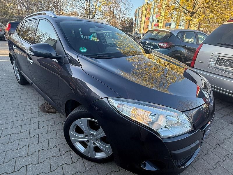 Gebraucht Renault Mégane III Dynamique 131 PS (96 kW) 2012 Grau Kombi