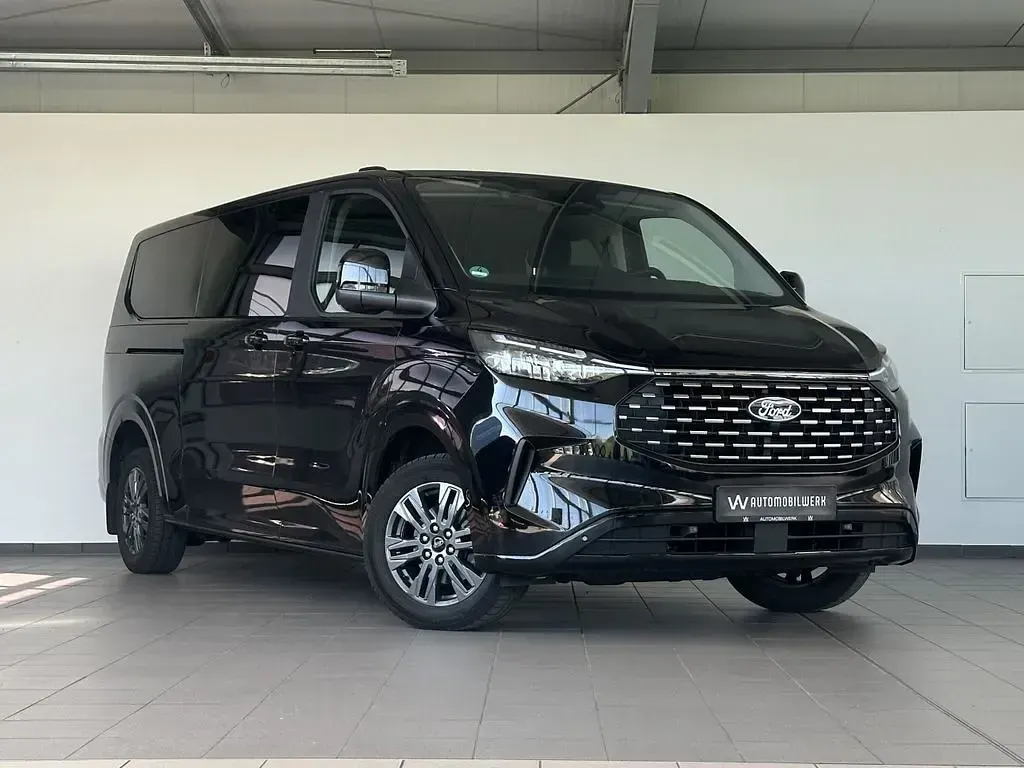 Gebraucht Ford Tourneo Titanium 170 PS (125 kW) 2024 Schwarz Van / Kleinbus