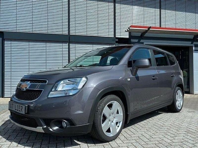 Grau Gebraucht 2012 Chevrolet Orlando LTZ Van / Kleinbus | 7.890 € (Fairer Preis) - Bild 1/4