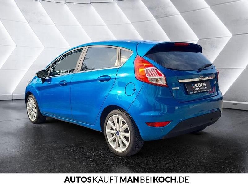 Gebraucht Ford Fiesta Titanium 101 PS (74 kW) 2016 Blau Kleinwagen