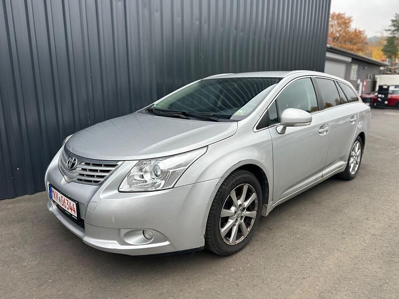 Silber Gebraucht 2009 Toyota Avensis Executive Kombi | 2.700 € (Guter Preis) - Bild 1/4