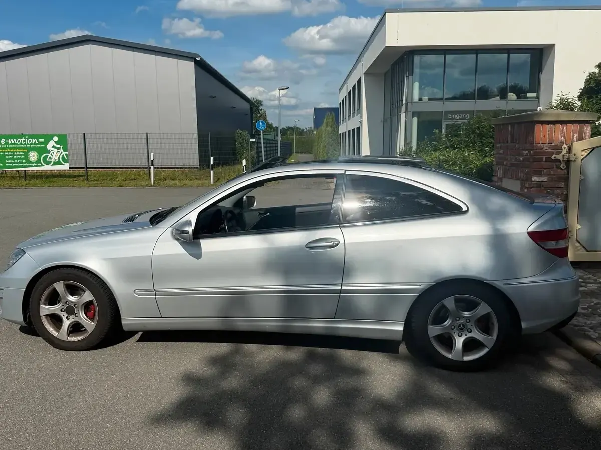 Gebraucht Mercedes CLC220 150 PS (110 kW) 2009 Schwarz Coupé