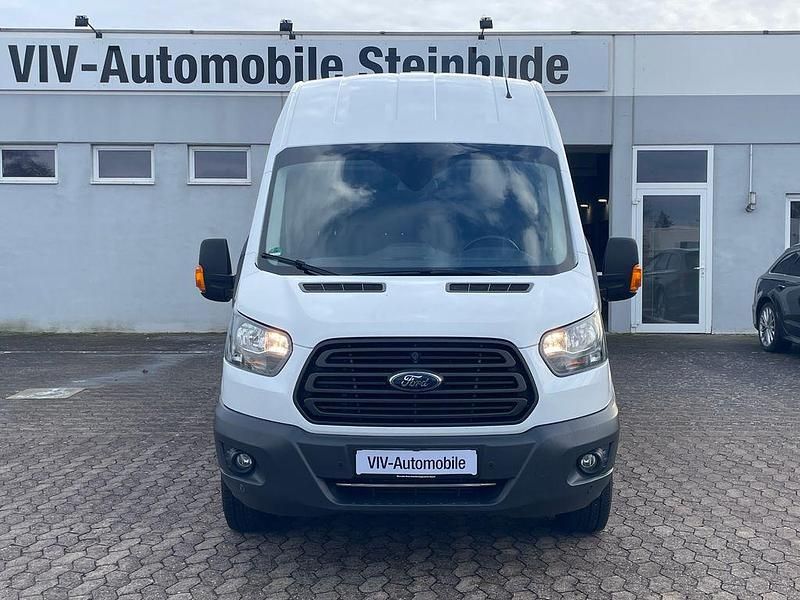 Second-hand Ford Transit 131 CP (96 kW) 2018 Alb Break