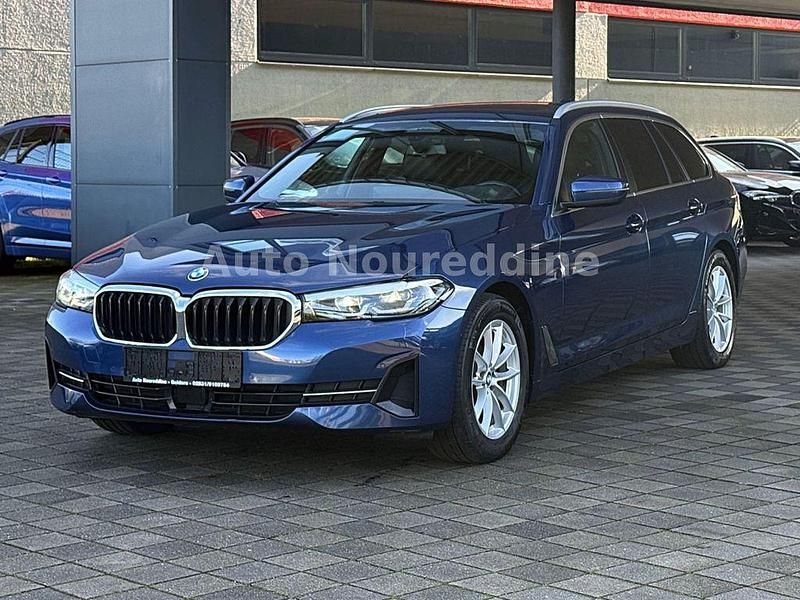 Gebraucht BMW 520 Advantage 190 PS (139 kW) 2023 Blau Kombi