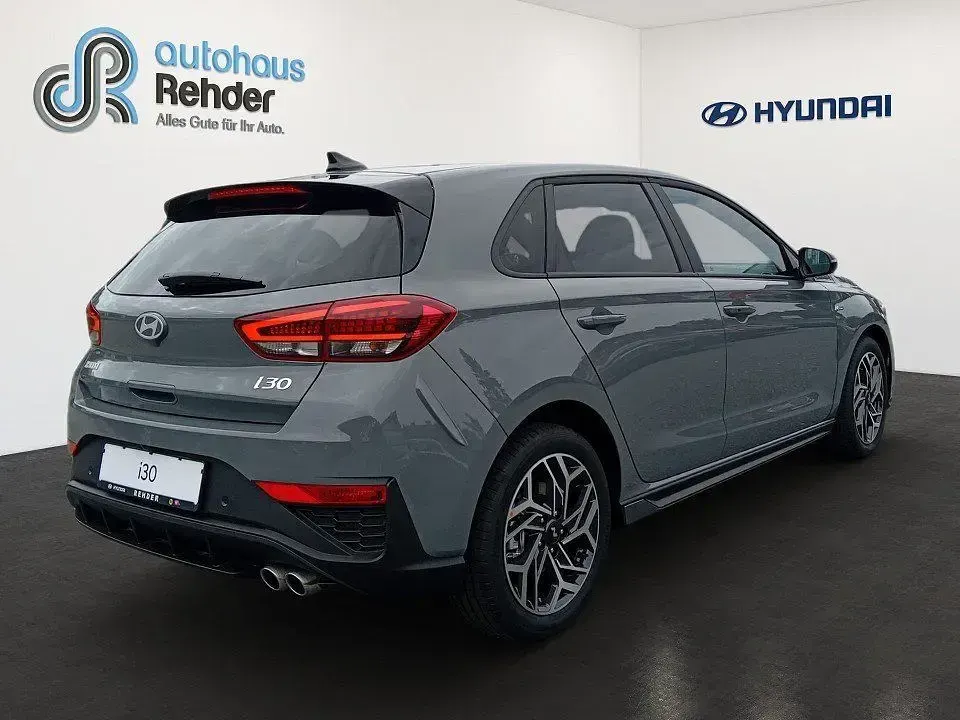 Neu Hyundai i30 N Line 150 PS (110 kW) 2026 Grau Limousine