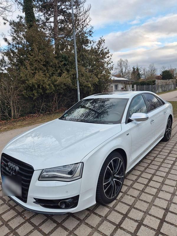 Gebraucht Audi S8 Ambiente 519 PS (381 kW) 2012 Weiß Limousine