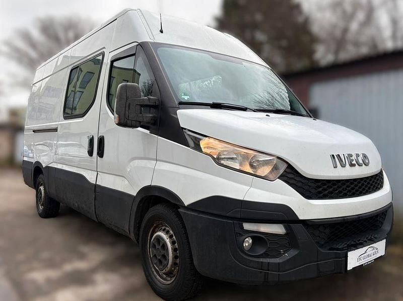 Gebraucht Iveco Daily 126 PS (92 kW) 2016 Weiß Van / Kleinbus