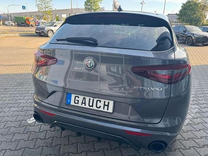 Gebraucht Alfa Romeo Stelvio Veloce 209 PS (153 kW) 2022 Grau SUV