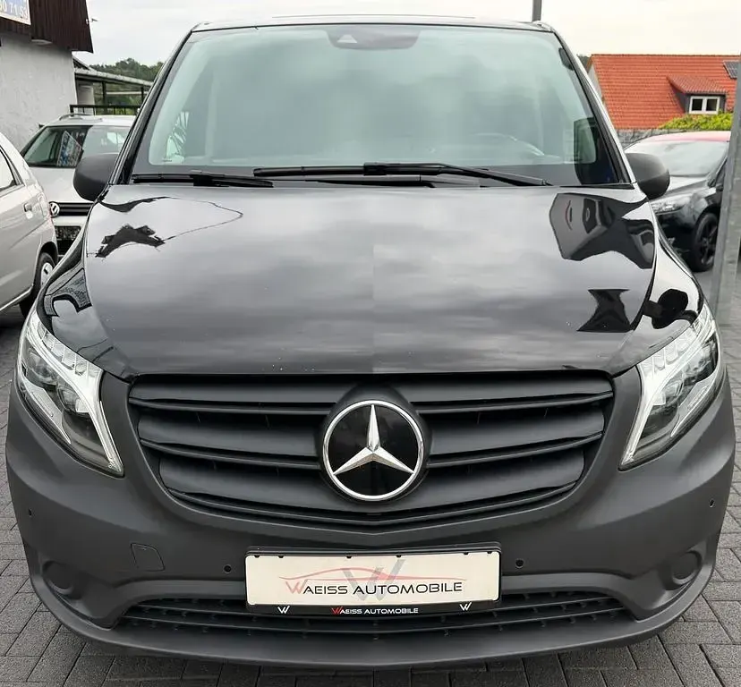 Gebraucht Mercedes Vito 163 PS (119 kW) 2022 Schwarz Van