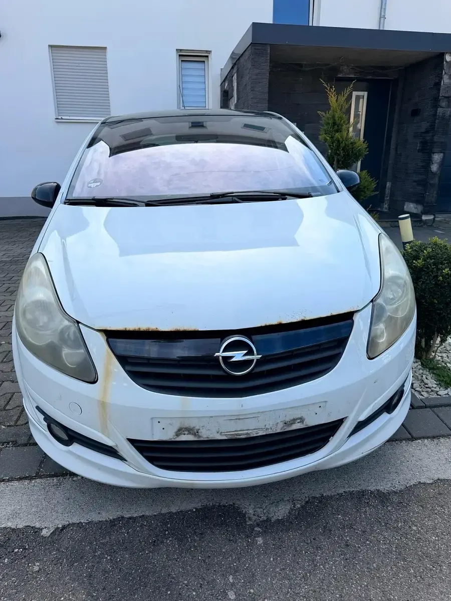 Gebraucht Opel Corsa Edition 90 PS (66 kW) 2008 Weiß Kleinwagen