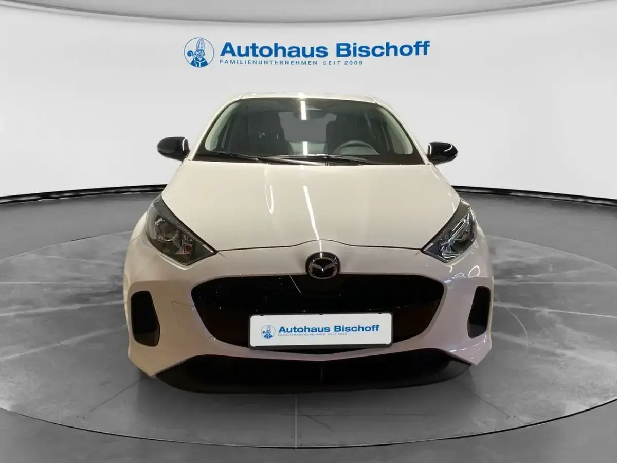 Neu Mazda 2 Prime-Line 92 PS (67 kW) 2025 Lunar white Kleinwagen