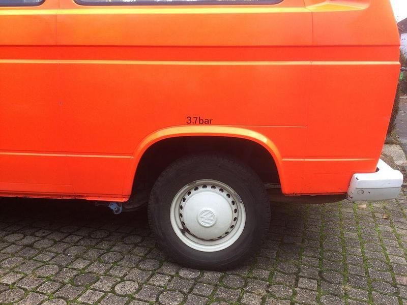 Rot Gebraucht 1988 VW T3 Van | 8.499 € - Bild 1/2