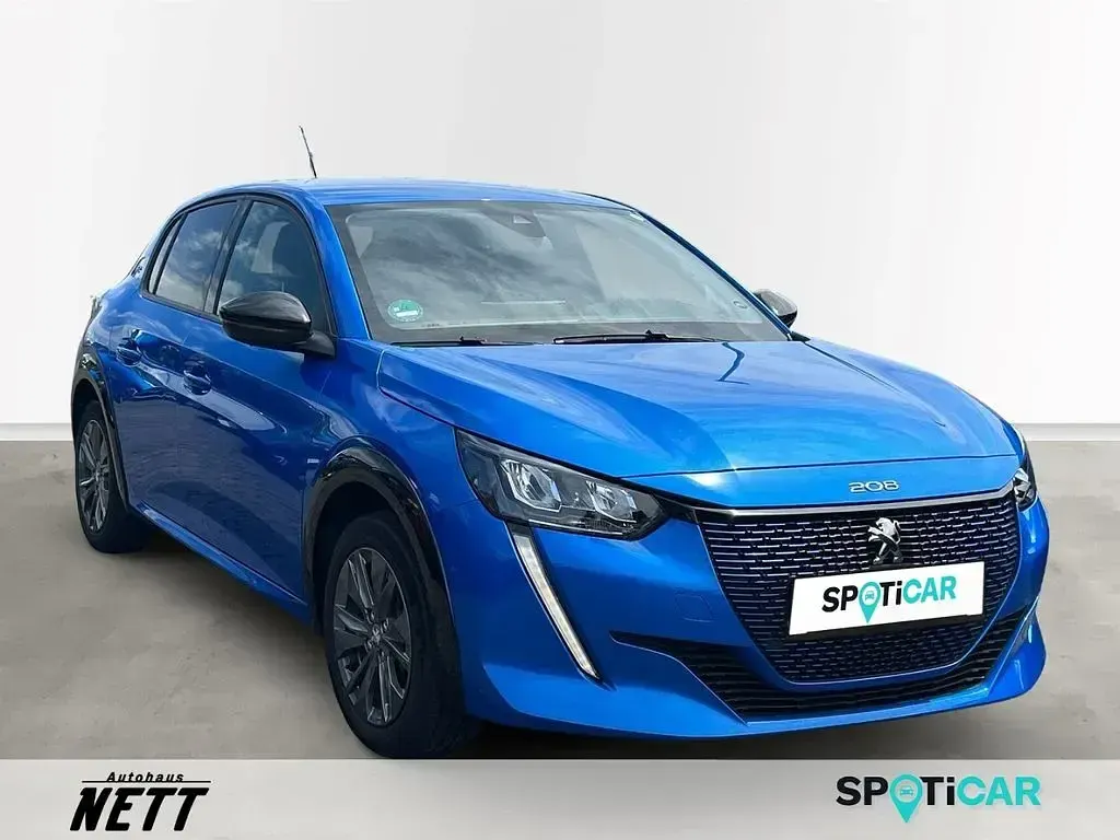 Gebraucht Peugeot e-208 Allure+ 100 kW (136 PS) 2024 Blau Kleinwagen