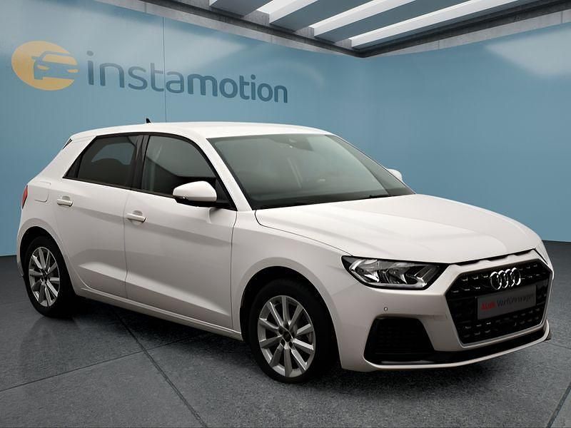 Weiß Gebraucht 2024 Audi A1 Sportback Kleinwagen | 23.149 € (Guter Preis) - Bild 1/4