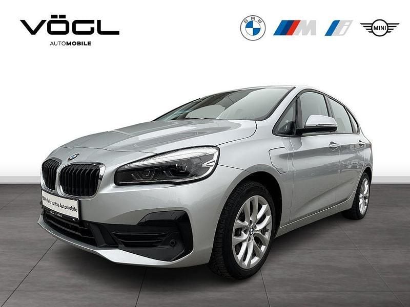 Silber Gebraucht 2019 BMW 225 Active Tourer iPerformance Van / Kleinbus | 15.670 € (Fairer Preis) - Bild 1/4
