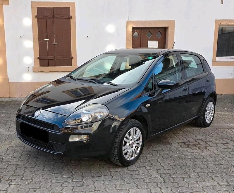 Gebraucht Fiat Punto Evo 69 PS (50 kW) 2012 Schwarz Kleinwagen