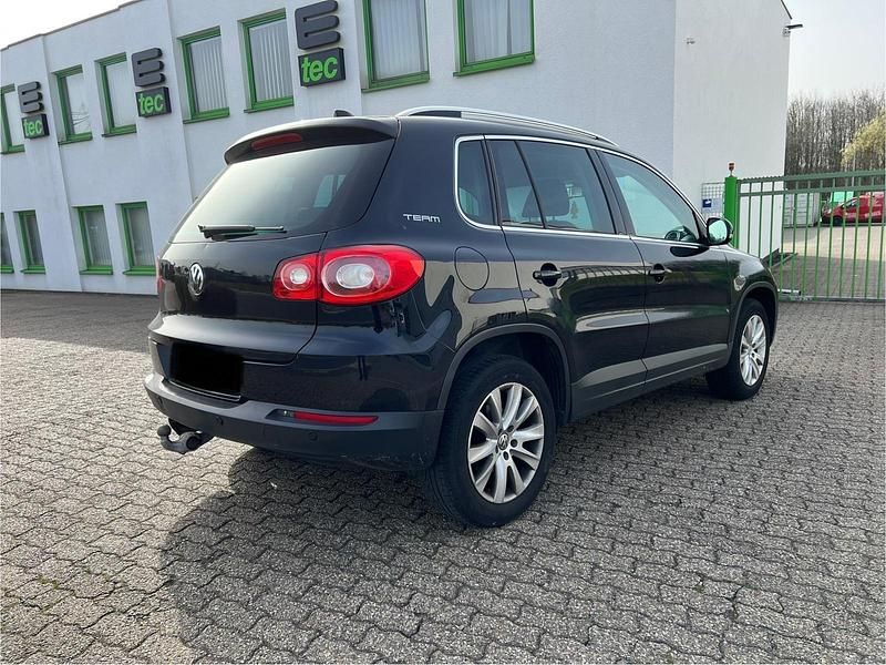 Gebraucht VW Tiguan 140 PS (102 kW) 2011 Schwarz SUV