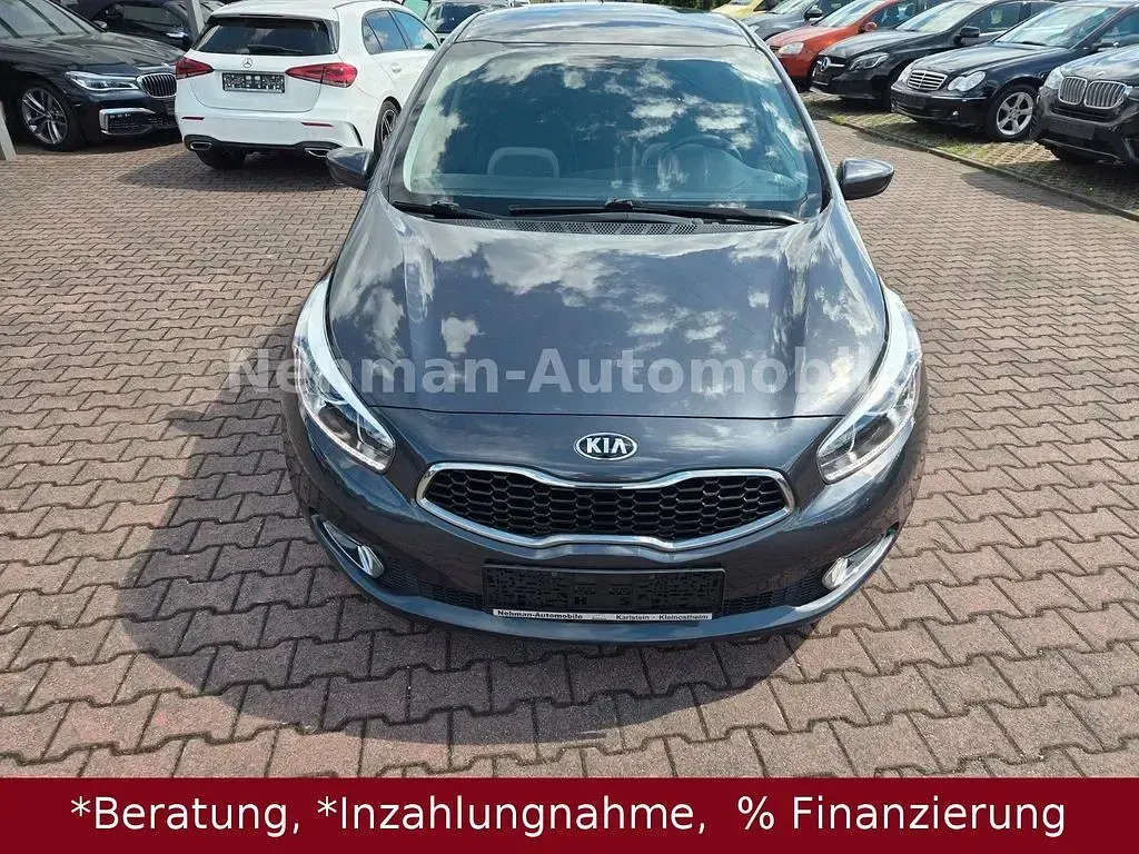 Gebraucht Kia Ceed 128 PS (94 kW) 2015 Grau Kleinwagen