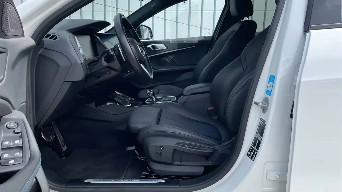 Gebraucht BMW M135 Performance 306 PS (225 kW) 2023 Alpinweiß uni Kleinwagen